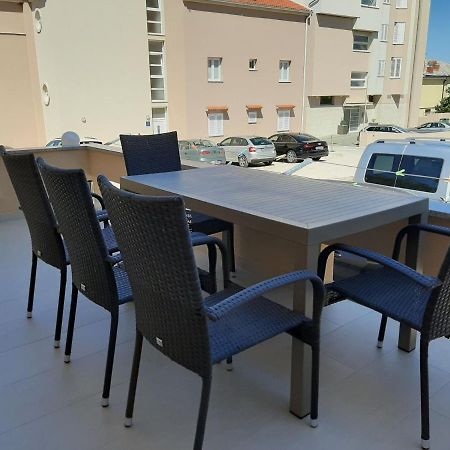 Apartments Edo Новаля Екстериор снимка