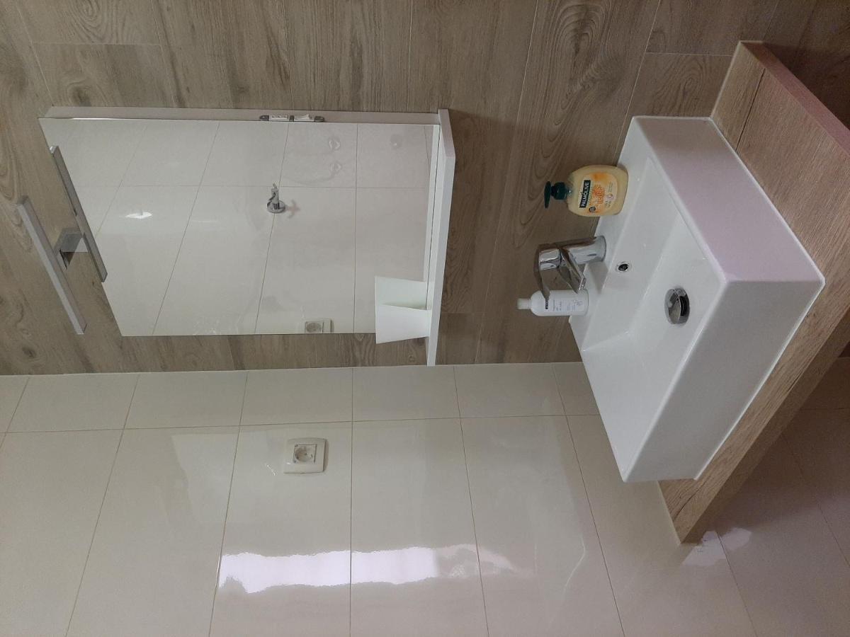 Apartments Edo Новаля Екстериор снимка