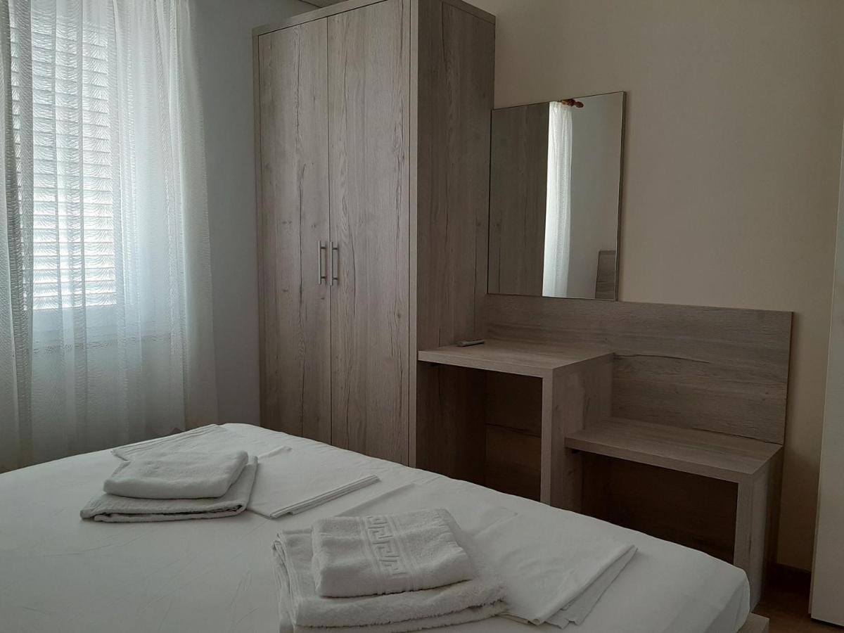 Apartments Edo Новаля Екстериор снимка
