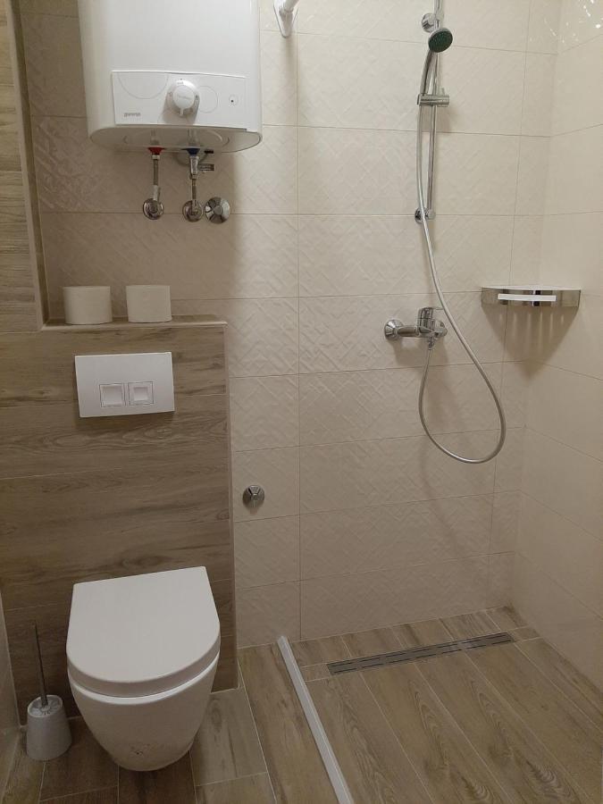 Apartments Edo Новаля Екстериор снимка